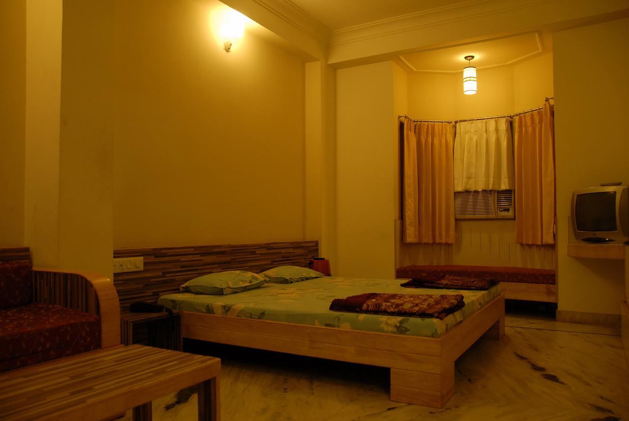 Hotel Vrinda Nāthdwāra Buitenkant foto