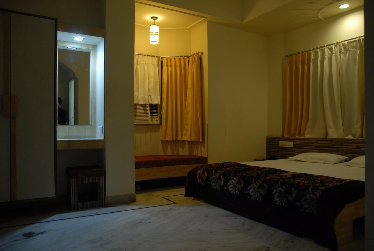 Hotel Vrinda Nāthdwāra Buitenkant foto