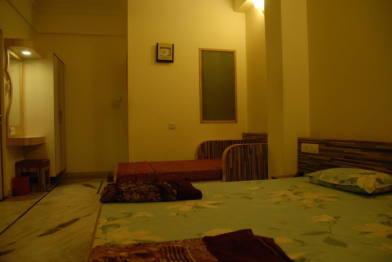 Hotel Vrinda Nāthdwāra Buitenkant foto